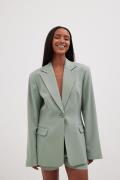 Stephsa x NA-KD Skreddersydd oversized blazer - Green