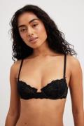 NA-KD Lingerie Bøyle-BH med blonder - Black