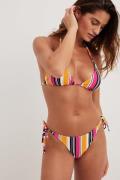 Handpicked x NA-KD Bikinitruse med trykk - Multicolor