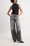 NA-KD Jeans med vide ben og lavt liv - Grey