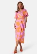 VILA Vinakita V-Neck wrap midi Patterned 44