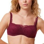 Triumph BH Body Make-Up Illusion Lace Balconette Vinrød  C 75 Dame