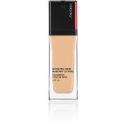 Shiseido Synchro Skin Radiant Lifting Foundation 160 Shell - 30 ml