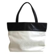 Brukt Hvit Skinn Chanel Tote