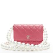 Pre-owned Rosa skinn Chanel lommebok på kjede