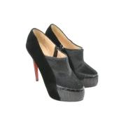 Pre-owned Suede heels