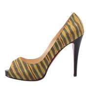 Pre-owned Gult lerret Christian Louboutin haeler