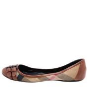 Pre-owned Beige Canvas Burberry Flats