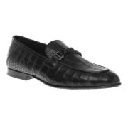 Loafer in black with crocodile print