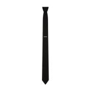 Fullfør din formelle look: Stilig svart og grå slips