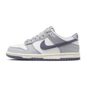 Dunk Low Light Carbon Sneakers