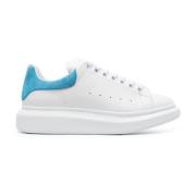 Hvite Oversized Sneakers med Blå Spoiler