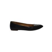 Pre-owned Leather flats