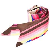 Pre-owned Silk scarves