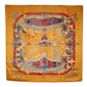 Pre-owned Silk scarves