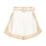 Hvite Broderte Flare Shorts