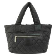 Pre-owned Fabric handbags