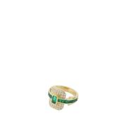 Art Deco-inspirert Shield Ring i Gull og Smaragd