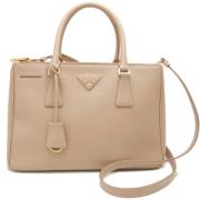 Pre-owned Leather handbags