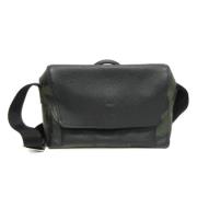 Pre-owned Leather shoulder-bags