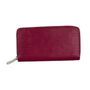 Pre-owned Leather clutches