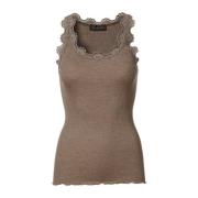 Feminin Blonde Top i Mellombrun