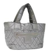 Pre-owned Nylon handbags