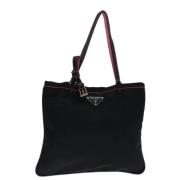 Pre-owned Nylon handbags