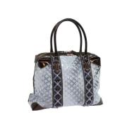 Pre-owned Fabric handbags