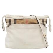 Pre-owned Canvas shoulder-bags