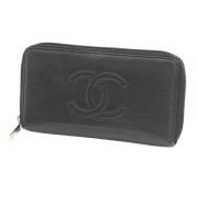 Pre-owned Leather wallets