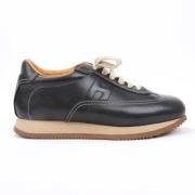 Pre-owned Leather sneakers