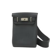 Pre-owned Leather shoulder-bags