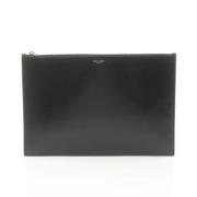 Pre-owned Leather clutches