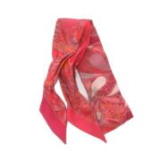 Pre-owned Silk scarves