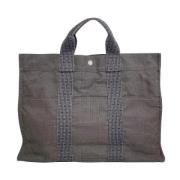 Pre-owned Canvas totes