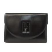 Pre-owned Leather clutches