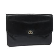 Pre-owned Leather clutches