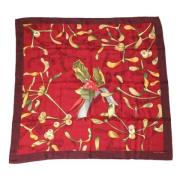 Pre-owned Silk scarves