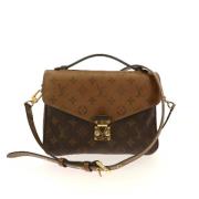 Pre-owned Leather crossbody-bags