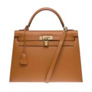 Pre-owned Leather handbags