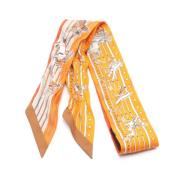 Pre-owned Silk scarves