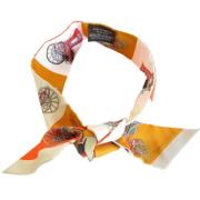 Pre-owned Silk scarves