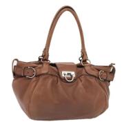 Pre-owned Leather handbags