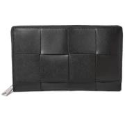 Pre-owned Leather wallets