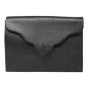 Pre-owned Leather clutches