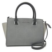 Pre-owned Leather handbags