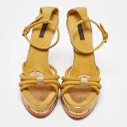 Pre-owned Suede sandals