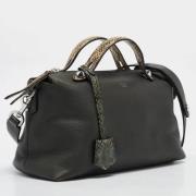 Pre-owned Leather handbags