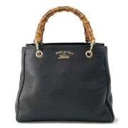 Pre-owned Leather handbags